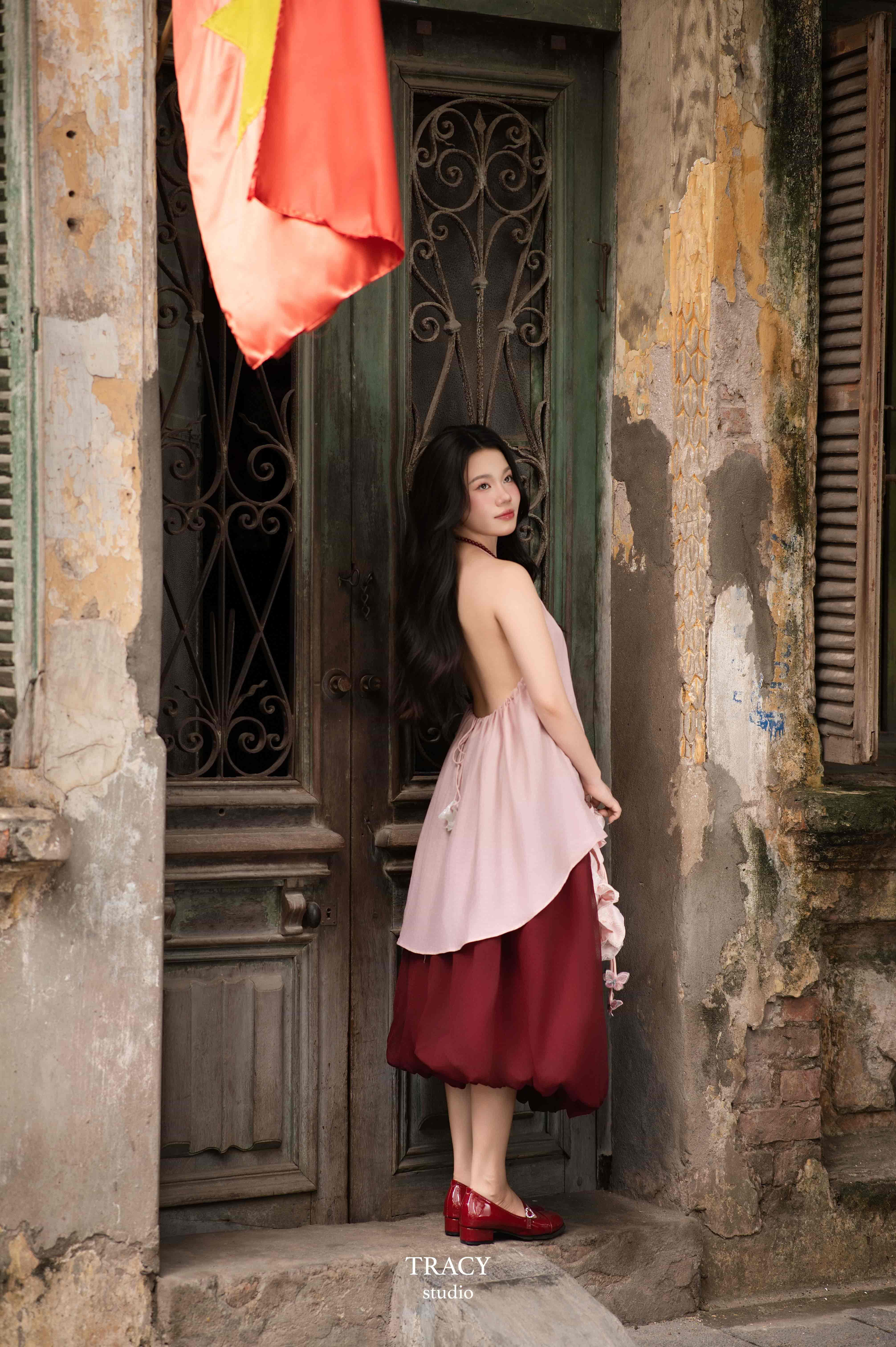 frontend/img/gallery/anh-tet-yem-ao-dai/tracy-studio-chup-ao-yem-kha-nhien (9).jpg